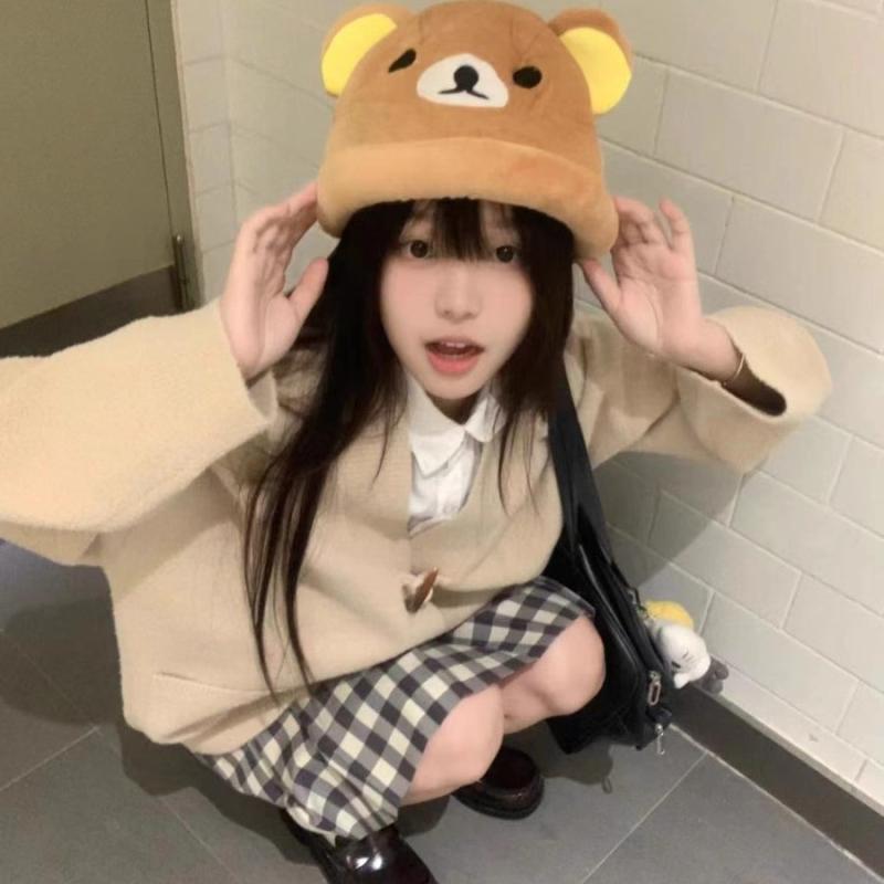 Winter Clothing Photo - หมวกบักเก็ตลายหมีน้อยน่ารักสีน้ำตาล พร้อมหูหมี 3 มิติ นุ่ม อบอุ่น